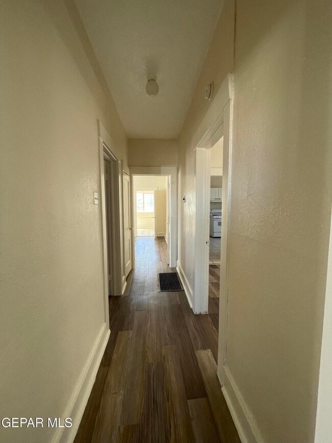 Building Photo - 1518 Lawton Dr