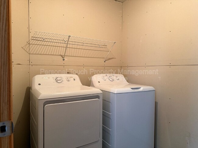 Building Photo - 1143 39th Ave S