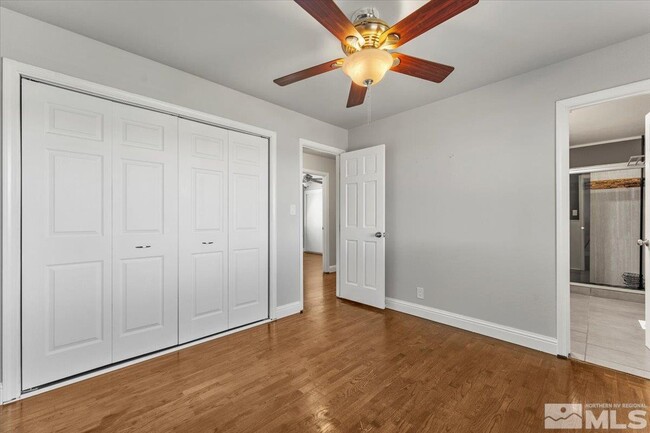 Building Photo - 990 Akard Dr