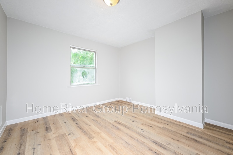 Building Photo - 742 McLain St