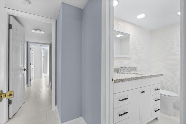Building Photo - 3580 S Ocean Blvd