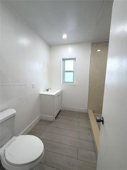 Building Photo - 121 Flagami Blvd