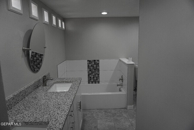 Building Photo - 3311 Drumond Rd