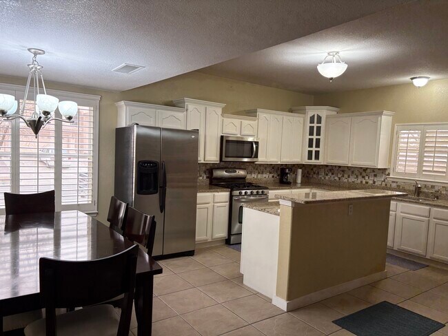 Building Photo - 13450 Emerald Bay Way