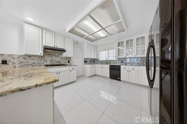 Building Photo - 2255 E Chevy Chase Dr