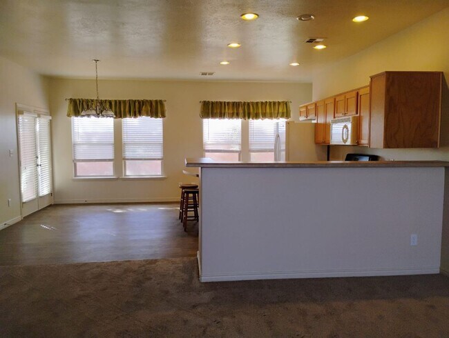 Building Photo - 2572 S 500 W
