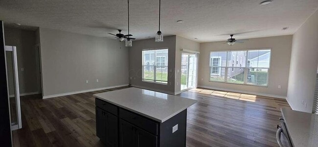 Building Photo - 566 Rochdale Run