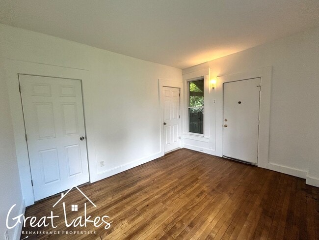 Building Photo - Lovely 4 Bedroom 2 Bathroom now available ...