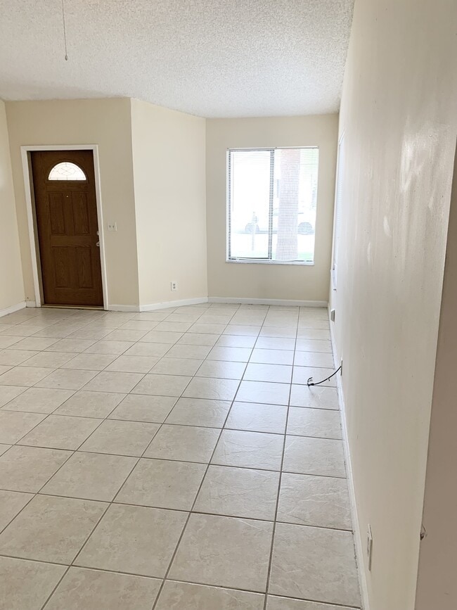 Building Photo - 6224 Country Fair Cir