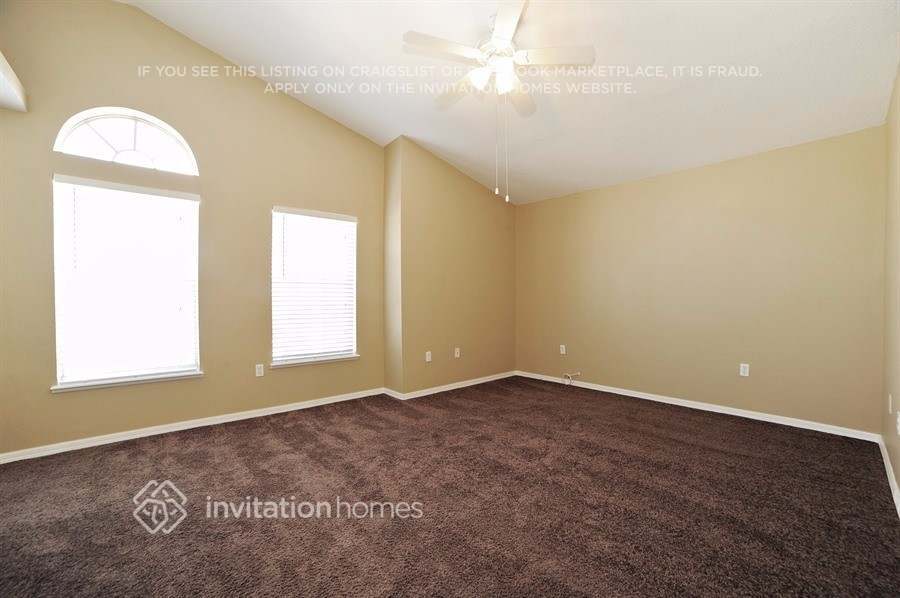 Building Photo - 947 Brenton Leaf Dr