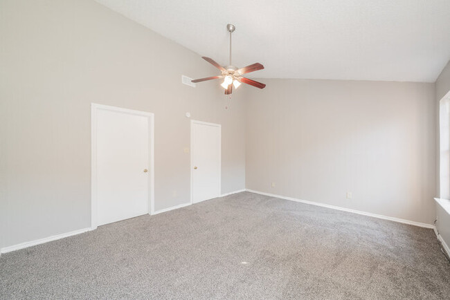 Building Photo - Wyngate Townhomes 3923D