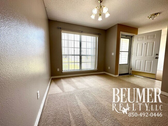 Building Photo - Spacious 3 bd/2 ba Open Floor Plan Home fo...