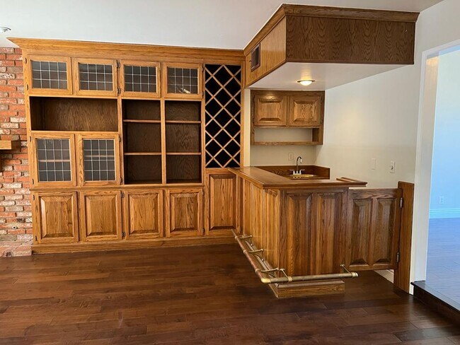 Building Photo - HUGE Encino House with Pool/Jacuzzi, 2 Car Garage and Lots of Space!