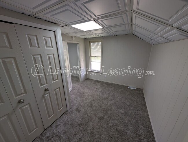 Building Photo - Beautifully Updated Amherst Rental with Large Living Spaces