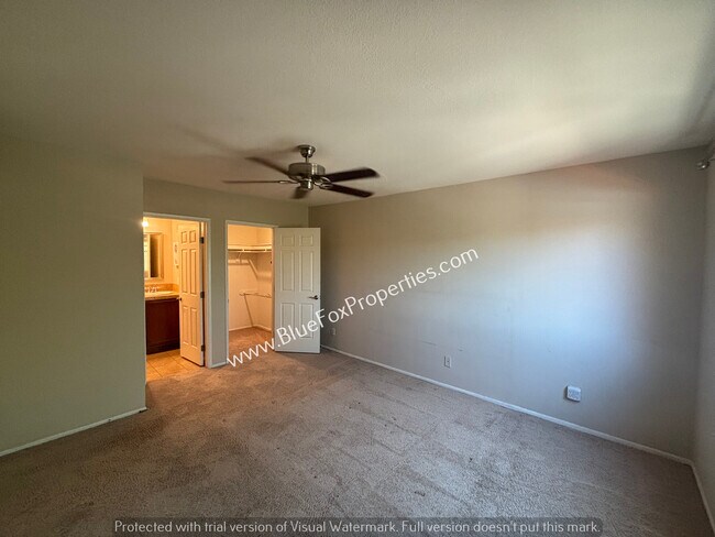 Building Photo - 5051 N Sabino Canyon Rd