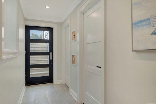 Building Photo - 165 Marine Pl