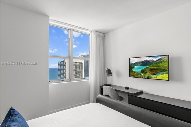 Building Photo - 4010 S Ocean Dr