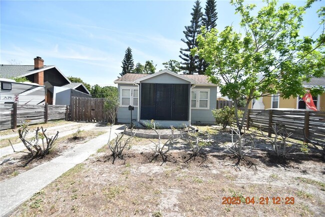 Primary Photo - 3321 20th St N