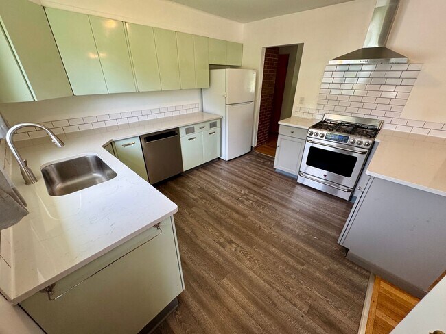 Building Photo - 3 Bedroom - Upper Arlington