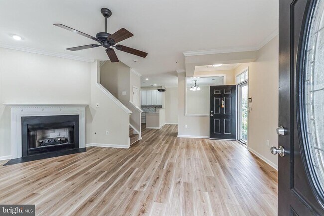 Building Photo - 8711 Spring Brook Way