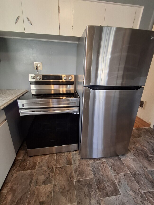 Building Photo - 309 Marie St