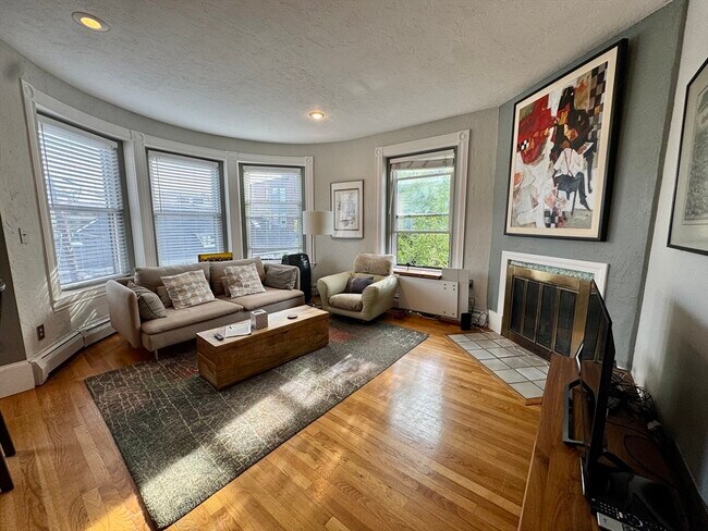 Primary Photo - 48 Kent St