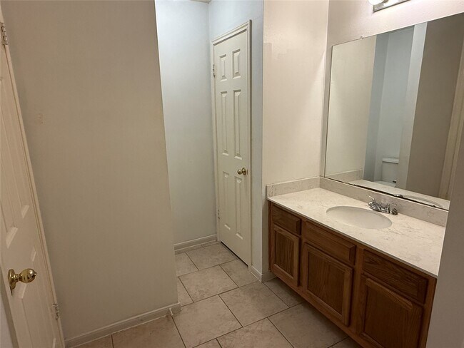 Building Photo - 2830 Burgess Hill Ct