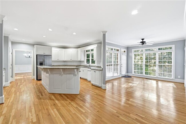 Building Photo - 5020 Greatwood Ln