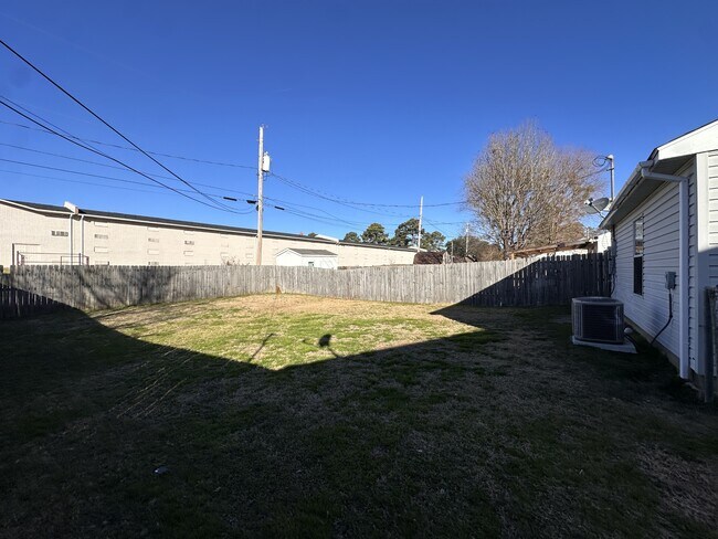 Building Photo - 4203 Savannah Cir