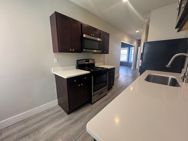 Building Photo - 1960 W 65th St