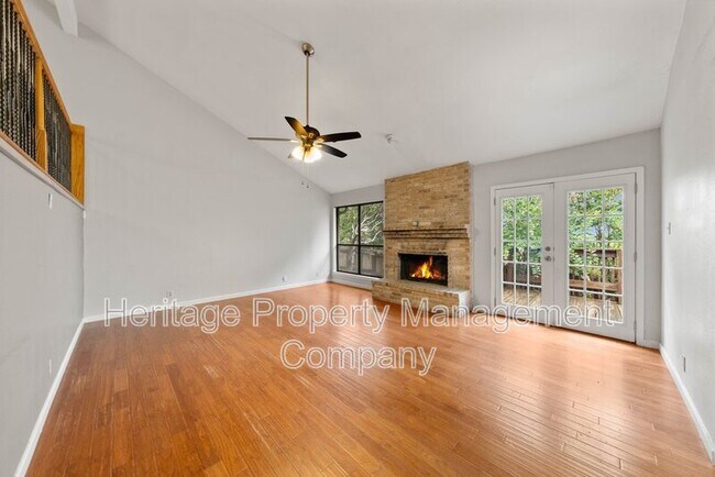 Building Photo - 13906 N Hills Village Dr