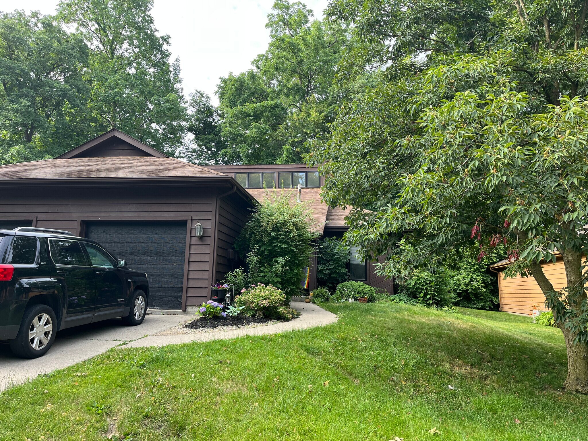 Building Photo - 2137 Versailles Village Pl