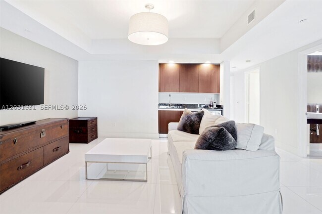 Building Photo - 2711 S Ocean Dr