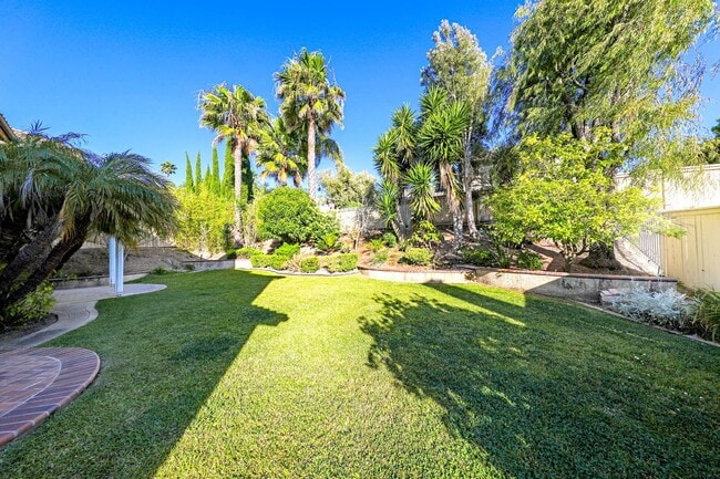 Building Photo - Exceptional 5 bedroom home in Aliso Viejo