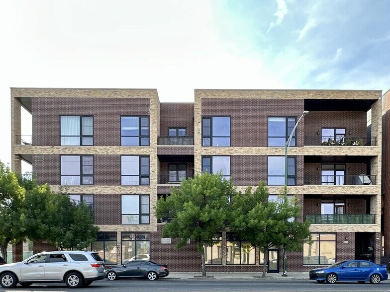 Primary Photo - 520 N Western Ave