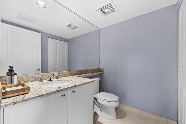 Building Photo - 600 W Las Olas Blvd
