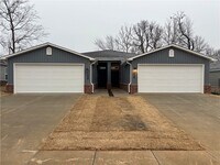 Building Photo - 6608 NW Altus St