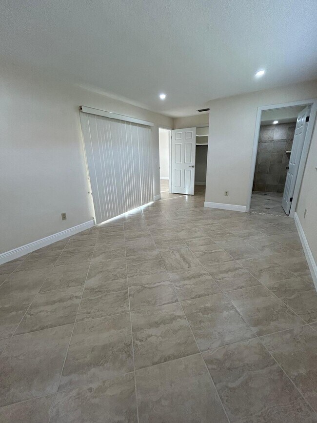 Building Photo - 4108 SE 8th Ave