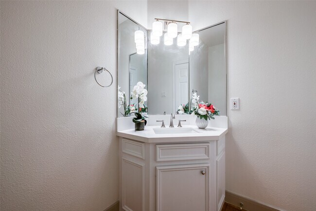 Building Photo - 2019 Morse St