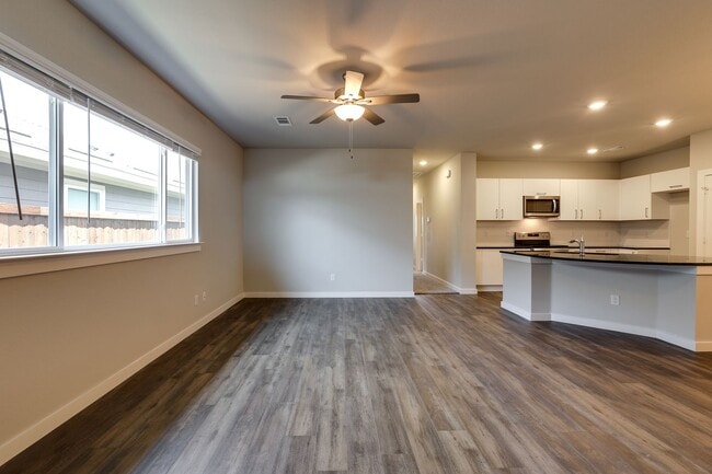 Building Photo - 657 Blackland dr