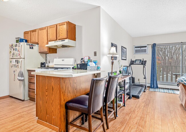 Building Photo - 1601 N Innsbruck Dr