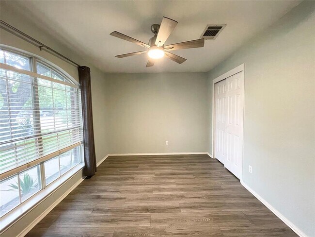 Building Photo - 1803 Wallin Loop