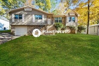 Building Photo - 3 Bedroom Pet-Friendly Home in Birmingham, AL with Main Street Renewal