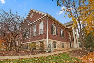 Building Photo - 667 Prestwick Ln
