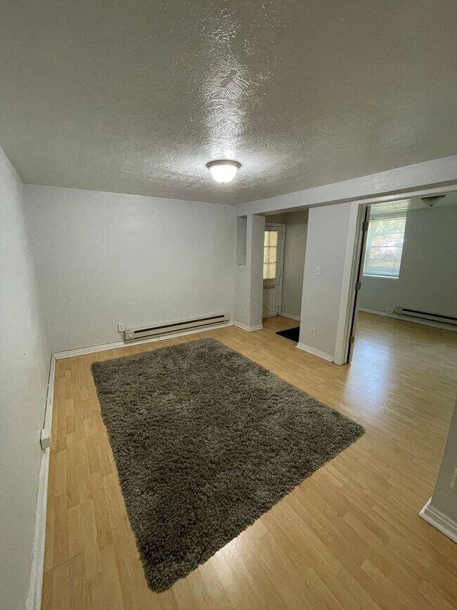 Primary Photo - 40 N St E