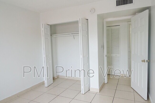Building Photo - 495 NW 72nd Ave