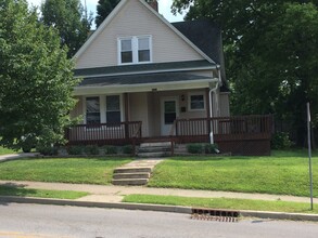 Building Photo - 212 E 2nd St