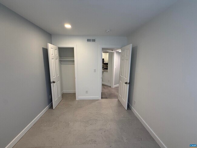 Building Photo - 2108 Jefferson Park Ave