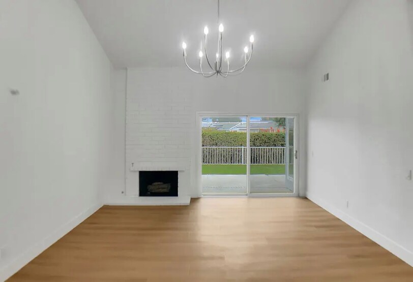Building Photo - 953 S Ridgecrest Cir