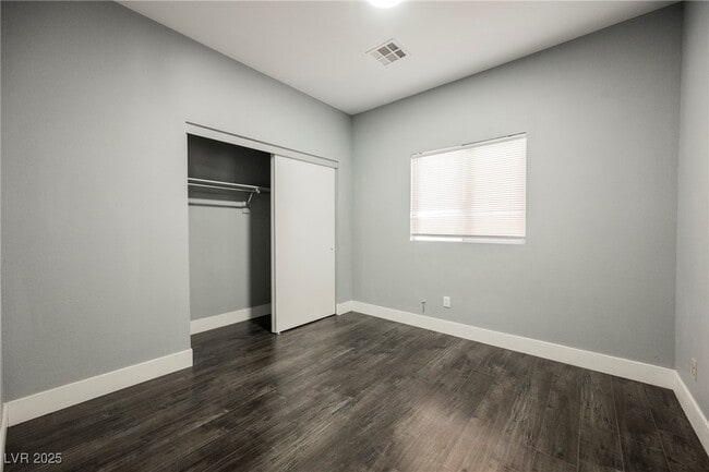 Building Photo - 138 Cam Capri